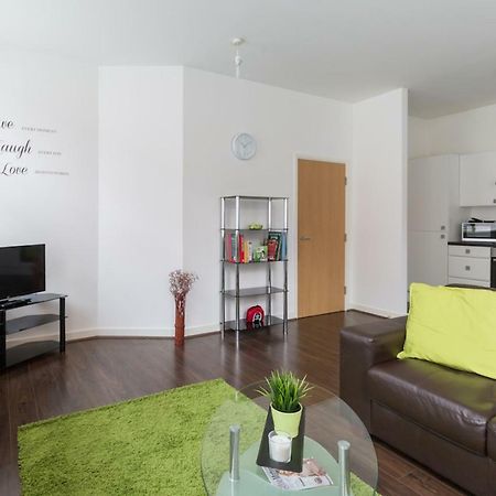 J Quarter - Sleeps 5 Long Term & Families Comfortably, 4 Beds, 2 Bathrooms Birmingham Bagian luar foto