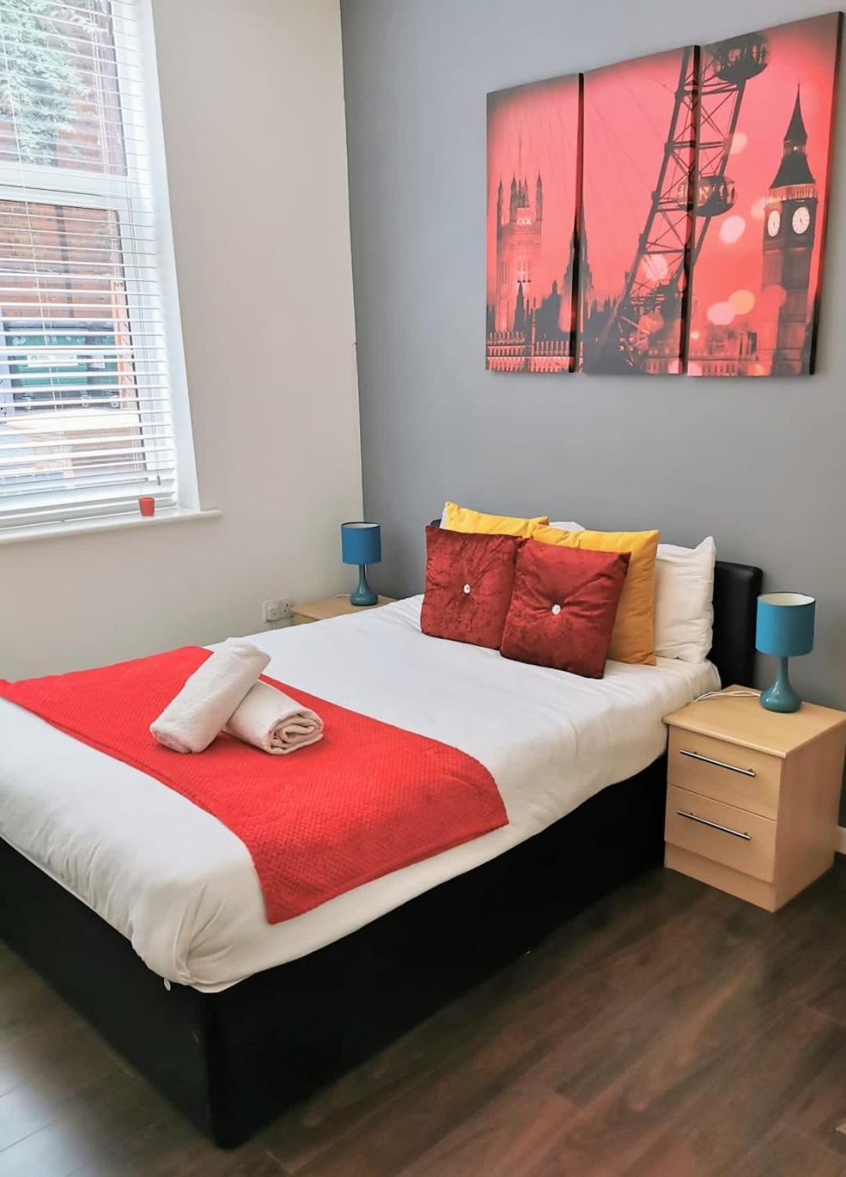 J Quarter - Sleeps 5 Long Term & Families Comfortably, 4 Beds, 2 Bathrooms Birmingham Bagian luar foto