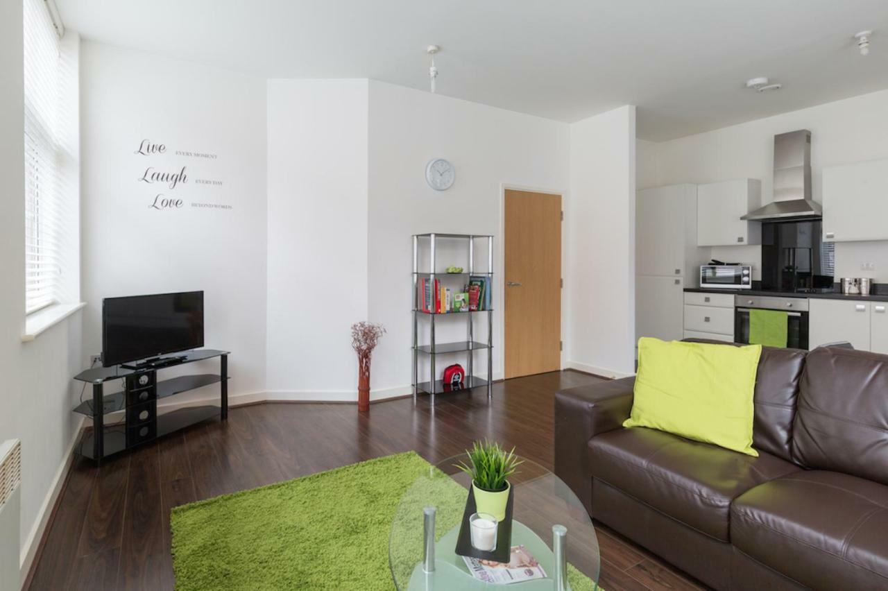 J Quarter - Sleeps 5 Long Term & Families Comfortably, 4 Beds, 2 Bathrooms Birmingham Bagian luar foto