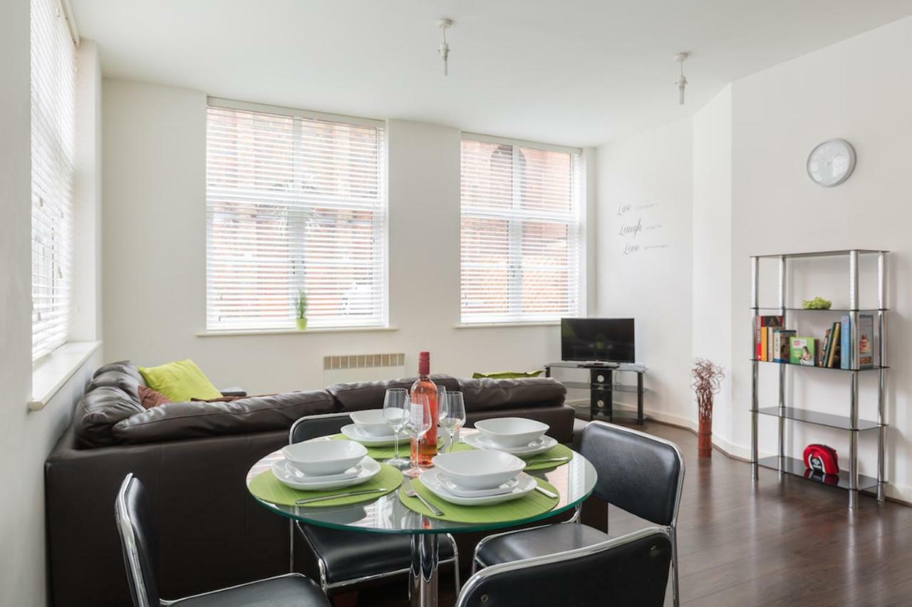 J Quarter - Sleeps 5 Long Term & Families Comfortably, 4 Beds, 2 Bathrooms Birmingham Bagian luar foto