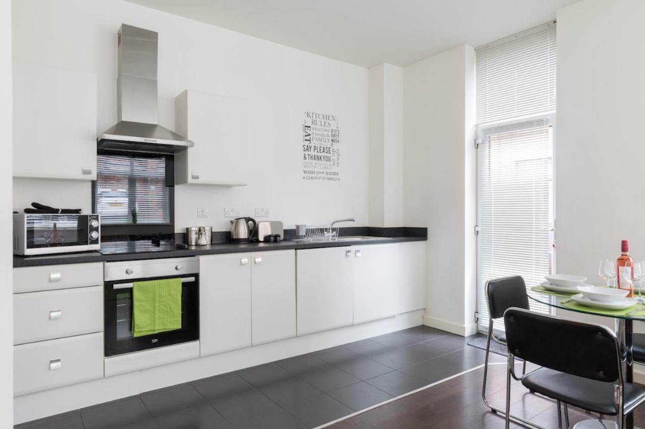 J Quarter - Sleeps 5 Long Term & Families Comfortably, 4 Beds, 2 Bathrooms Birmingham Bagian luar foto