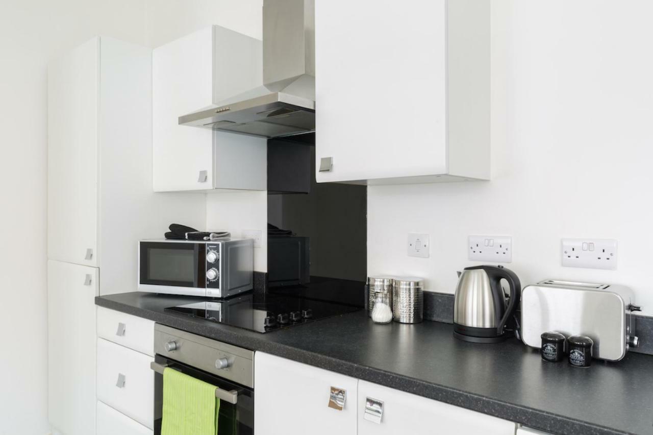 J Quarter - Sleeps 5 Long Term & Families Comfortably, 4 Beds, 2 Bathrooms Birmingham Bagian luar foto